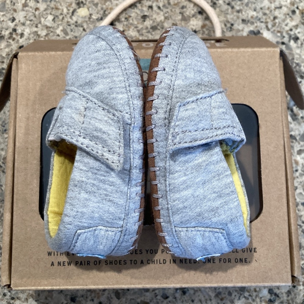 Size 2 Tiny TOMS Crib Alpargata in Grey Jersey - Picture 6 of 9
